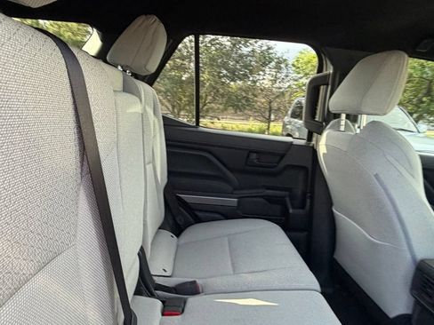 Used 2025 Toyota 4Runner SR5 AWD/4WD image 17