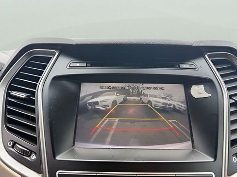 Used 2017 Hyundai Santa Fe Sport image 15