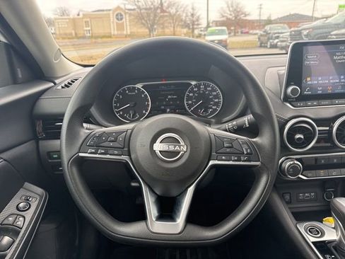 Used 2025 Nissan Sentra SV image 13