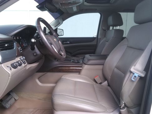 Used 2015 Chevrolet Suburban LT image 20