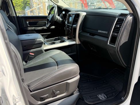 Used 2017 RAM 3500 Laramie AWD/4WD image 26