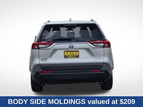Used 2019 Toyota RAV4 LE w/ Carpet Mat Package AWD/4WD image 5