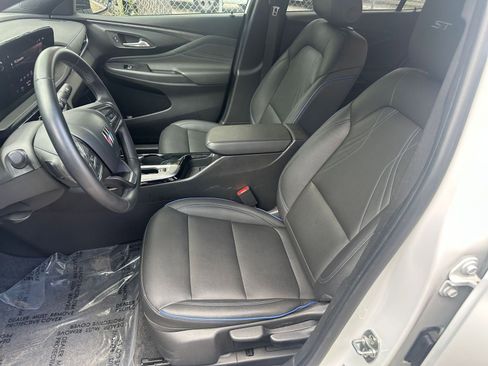 Used 2025 Buick Envista Sport Touring image 21