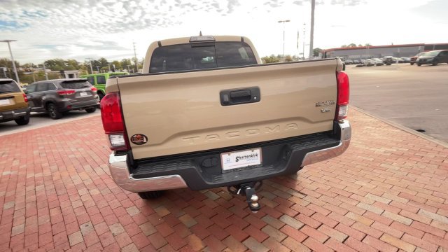 Used 2018 Toyota Tacoma TRD Off-Road AWD/4WD image 8