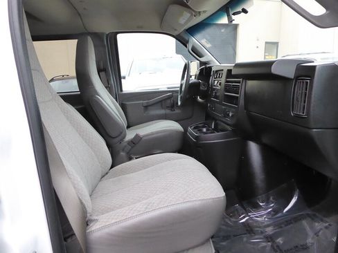 Used 2017 Chevrolet Express 2500 LT w/ LT Preferred Equipment Group image 20