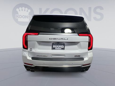 Used 2025 GMC Yukon XL Denali image 5