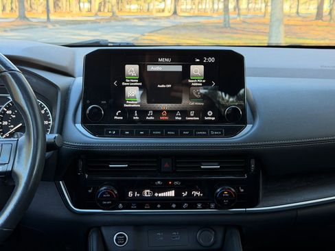 Used 2021 Nissan Rogue SL w/ Premium Package image 18