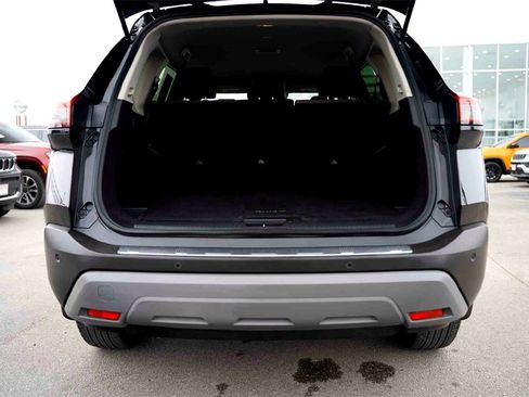 Used 2023 Nissan Rogue SV image 6