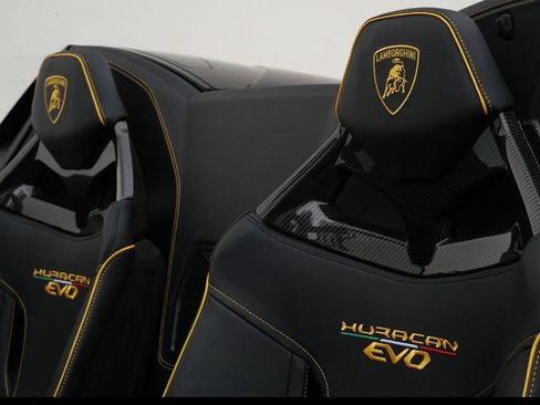 Used 2024 Lamborghini Huracan EVO AWD/4WD image 22