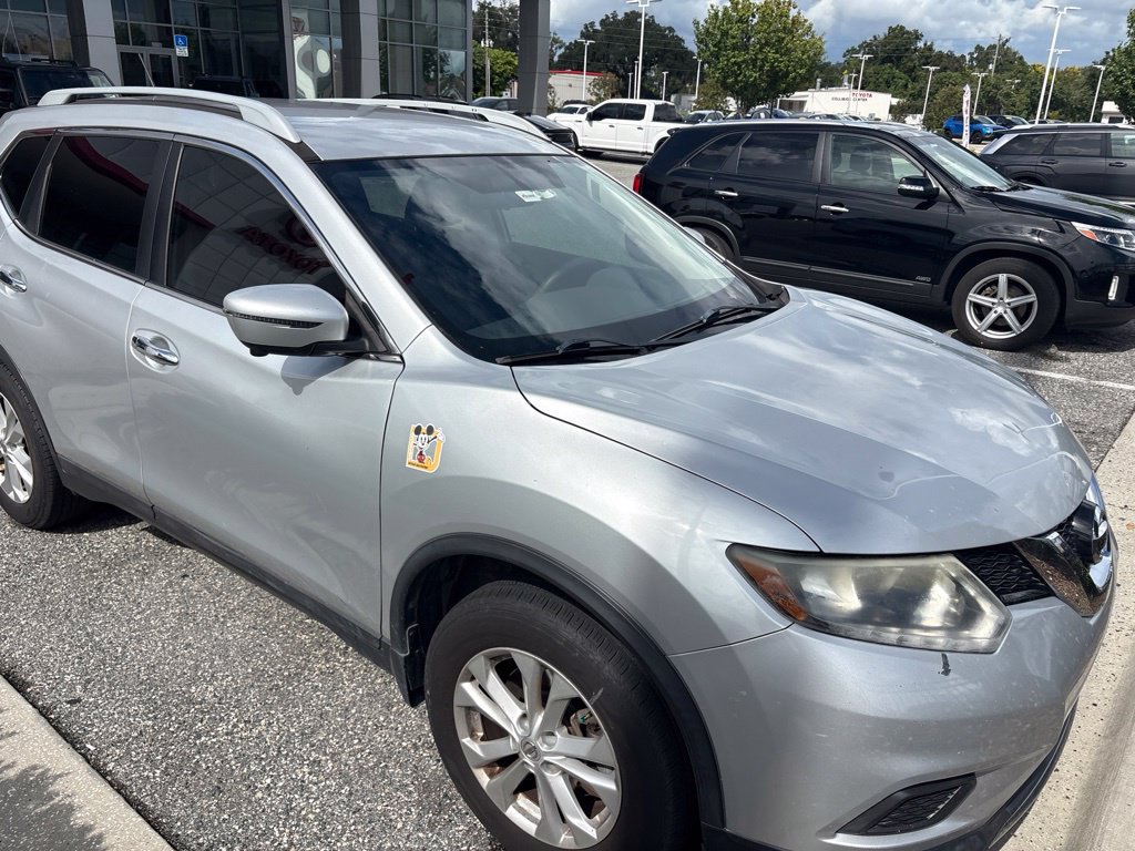 Used 2016 Nissan Rogue SV w/ SV Premium Package FWD image 2