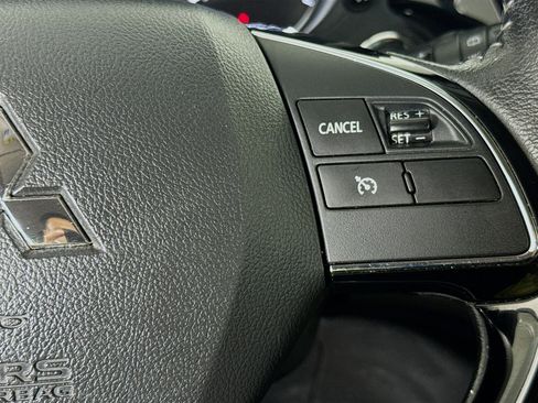Used 2019 Mitsubishi Outlander SEL AWD/4WD image 13