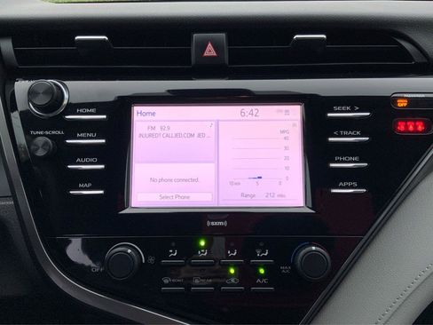 Used 2020 Toyota Camry LE FWD image 13