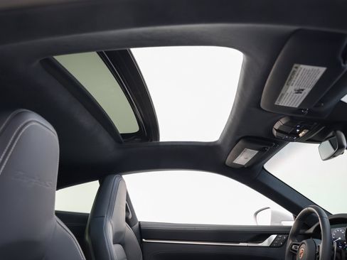 Used 2025 Porsche 911 Turbo S image 41