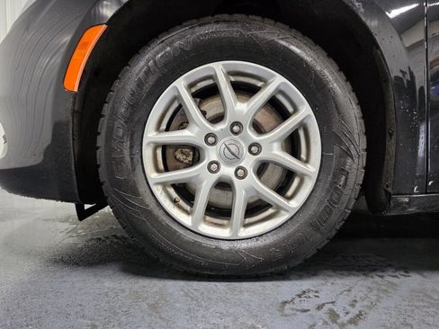Used 2021 Chrysler Voyager LX w/ Cold Weather Group FWD image 5