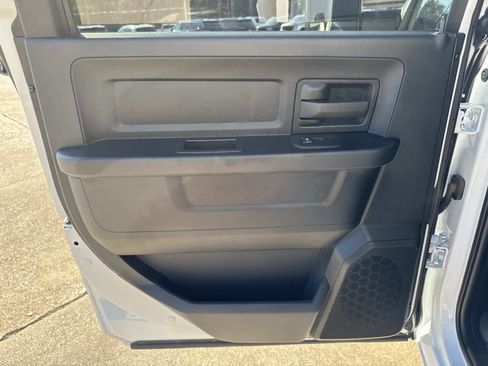 Used 2026 RAM 2500 Tradesman w/ Chrome Appearance Group image 28