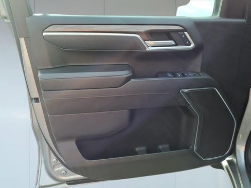 Used 2025 Chevrolet Silverado 1500 LT image 10