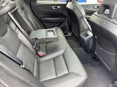 Used 2018 Volvo XC60 T6 Momentum w/ Convenience Package AWD/4WD image 18