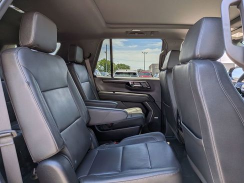 Used 2026 Chevrolet Tahoe Z71 w/ Comfort Package AWD/4WD image 30