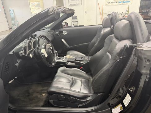 Used 2004 Nissan 350Z Touring image 24