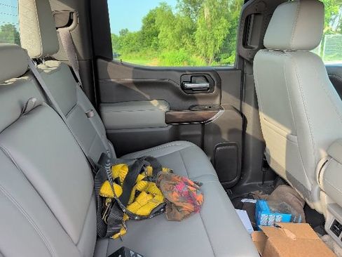 Used 2019 GMC Sierra 1500 SLT w/ Driver Alert Package I AWD/4WD image 12