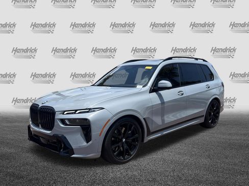 Used 2024 BMW X7 xDrive40i w/ M Sport Package AWD/4WD image 5