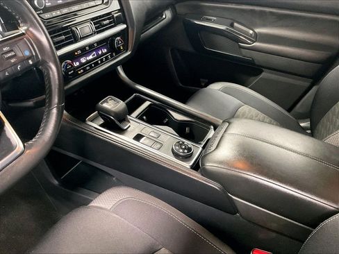 Used 2023 Nissan Pathfinder SV AWD/4WD image 21