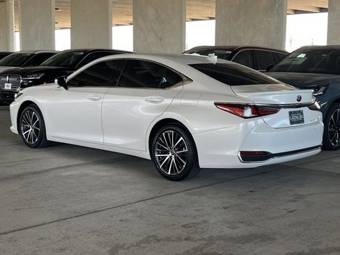 Certified 2023 Lexus ES 300h w/ Premium Package image 2