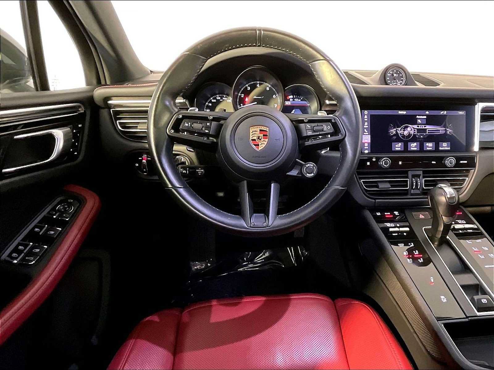 Certified 2023 Porsche Macan Turbo AWD/4WD image 13