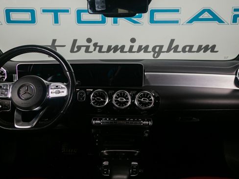 Used 2019 Mercedes-Benz A 220 4MATIC w/ AMG Line image 10