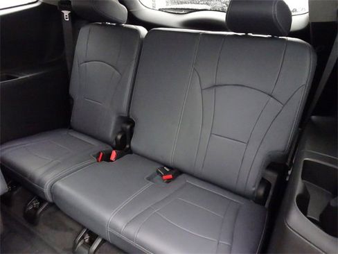 Used 2018 Buick Enclave Premium w/ Trailering Package image 18