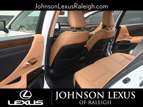 Used 2024 Lexus ES 350 w/ Premium Package image 12