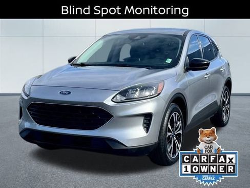 Used 2022 Ford Escape SE w/ SE Sport Appearance Package image 6