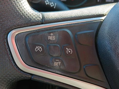 Used 2022 Chevrolet Malibu LS image 17