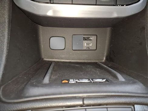 Used 2023 GMC Acadia SLT w/ Elevation Edition image 21