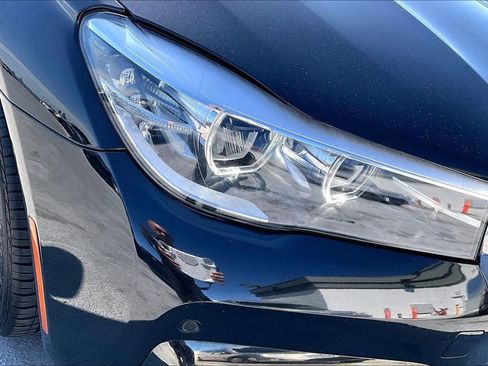 Used 2019 BMW 740i w/ M Sport Package image 30