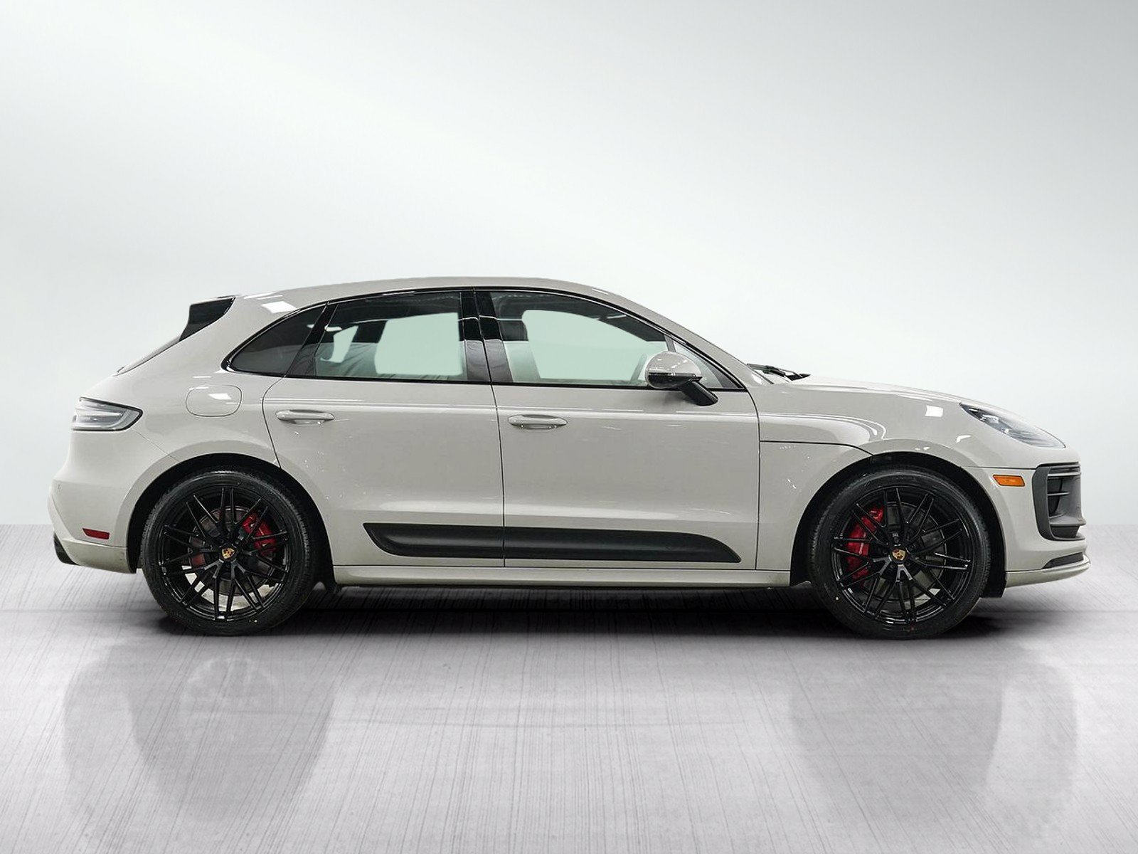 Used 2023 Porsche Macan GTS AWD/4WD image 6