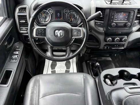 Used 2022 RAM 2500 Tradesman w/ Chrome Appearance Group AWD/4WD image 12