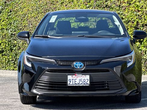Used 2025 Toyota Corolla LE w/ Convenience Package FWD image 11