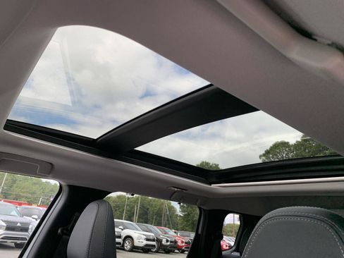 New 2025 Mitsubishi Outlander SEL image 17