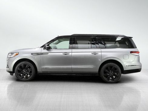 Used 2022 Lincoln Navigator L Black Label AWD/4WD image 2