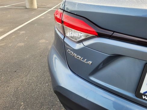 Used 2023 Toyota Corolla LE image 6