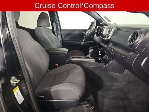 Used 2016 Toyota Tacoma TRD Sport w/ Towing Package image 8