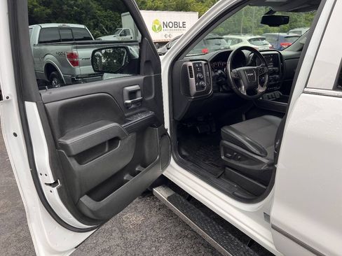 Used 2016 GMC Sierra 1500 SLE w/ All-Terrain Package AWD/4WD image 11