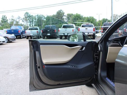 Used 2015 Tesla Model S 70D AWD/4WD image 12