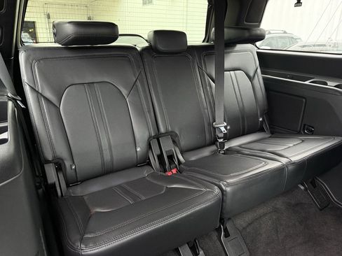 Used 2019 Ford Expedition Limited w/ Equipment Group 301A RWD image 35