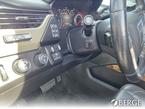 Used 2016 GMC Yukon XL Denali w/ Open Road Package AWD/4WD image 17