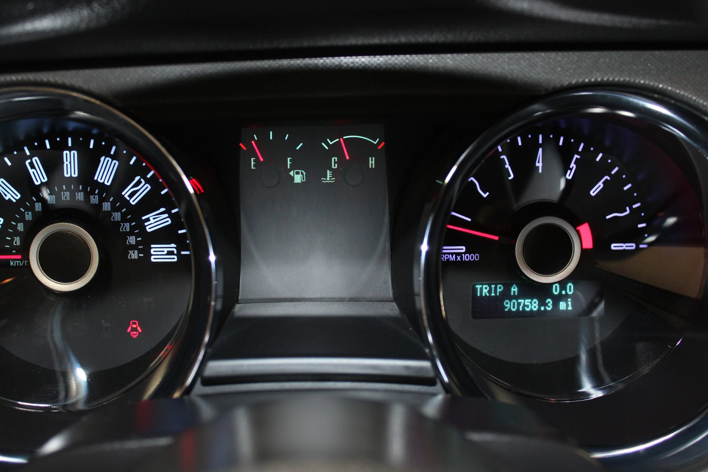 Used 2014 Ford Mustang Coupe w/ Equipment Group 102A RWD image 13