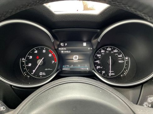 Used 2023 Alfa Romeo Stelvio Veloce AWD/4WD image 13