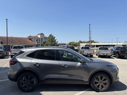 Used 2024 Ford Escape Platinum AWD/4WD image 7