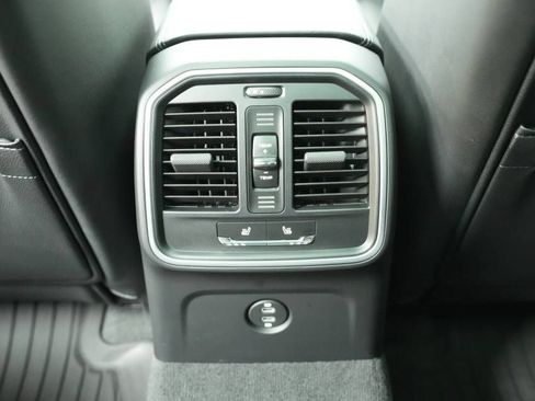Certified 2026 Porsche Macan AWD/4WD image 26
